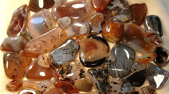 Trang sức thể hiện uy quyền của người Tà Ôi